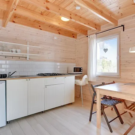 Maly Cyprys Pokoje I Apartamenty Dla Rodzin Z Dziecmi Wladyslawowo Exterior photo